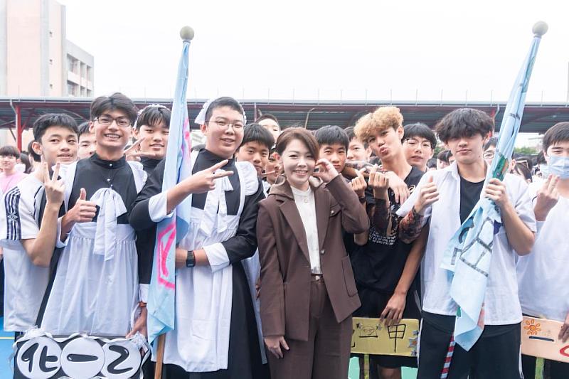 最新民調顯示，高虹安市長10大政策獲肯定，5項滿意度破7成。