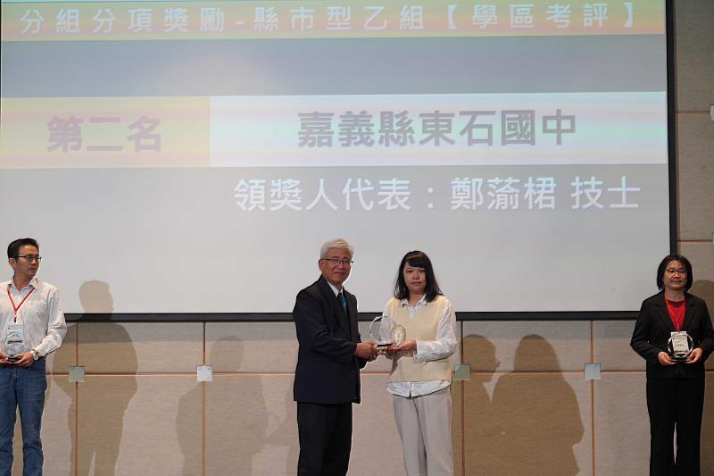 嘉義縣打造友善行人科技城 獲市區道路養護暨人行環境考評甲等肯定