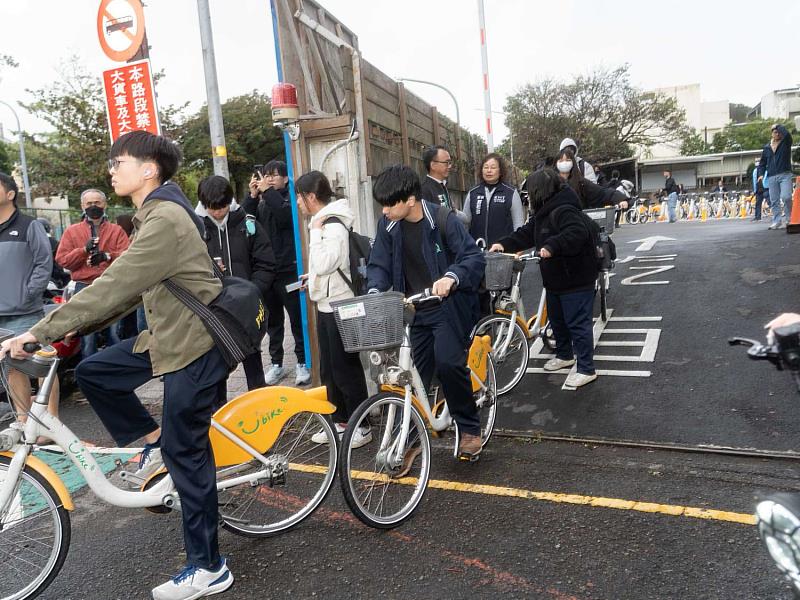 新竹高商學生下課借車狀況。