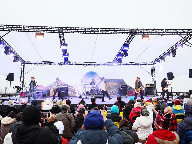 阿里山日出印象音樂會　神木下啟動2026台灣燈會倒數