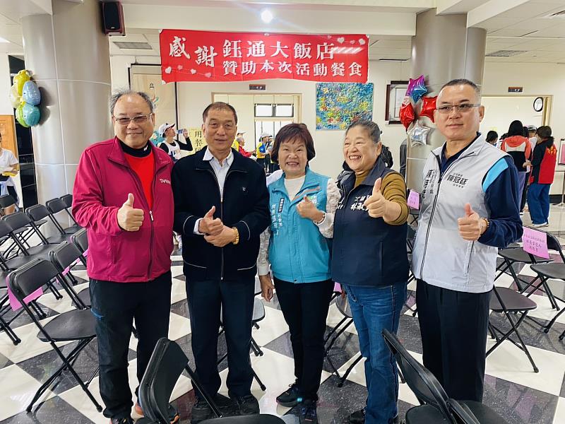 「盲人環台公益路跑」抵嘉義若竹兒 用腳步傳遞愛心