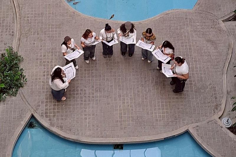 南大原資中心透過聖誕報佳音行動，讓多元文化在校園日常中被看見與分享。