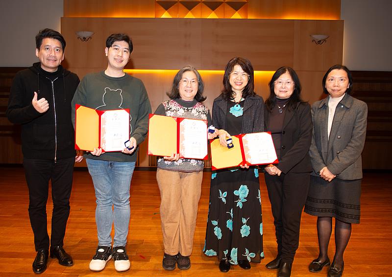 文化大學感謝指導教授無私投入，陪伴跨系學生從磨合到發揮實力，成果亮眼。