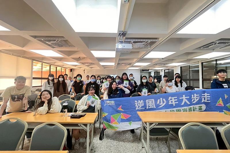 走進便利商店的人生課堂 南大職涯講座拓展學生職涯想像