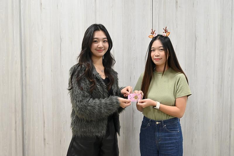 南大親善大使團幹部帶領團員回顧本學期參與國慶、校慶等重要禮賓任務的服務經驗。