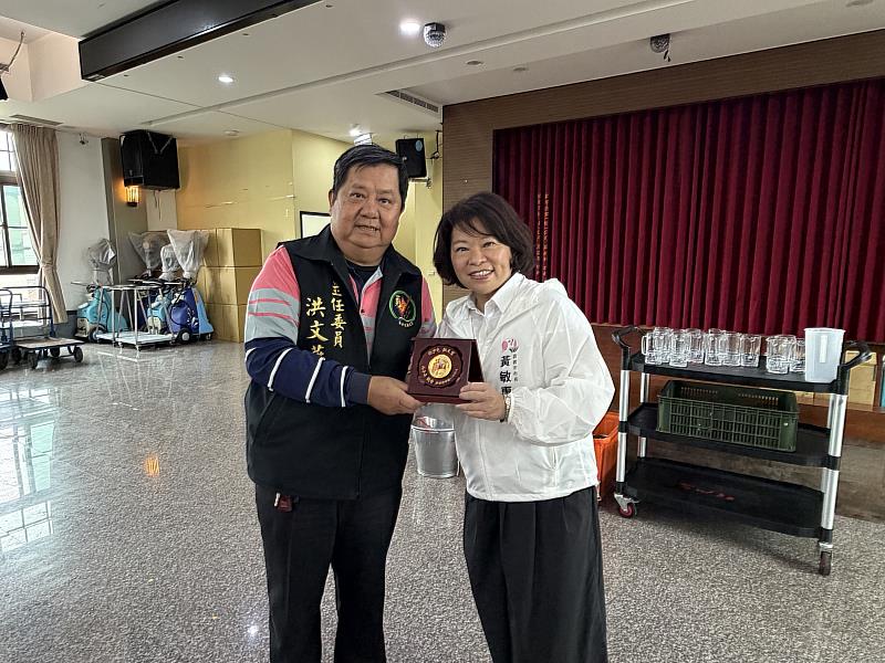 嘉義市長黃敏惠率隊至苗栗縣白沙屯拱天宮參拜 力邀「粉紅超跑」再度抵嘉贊境