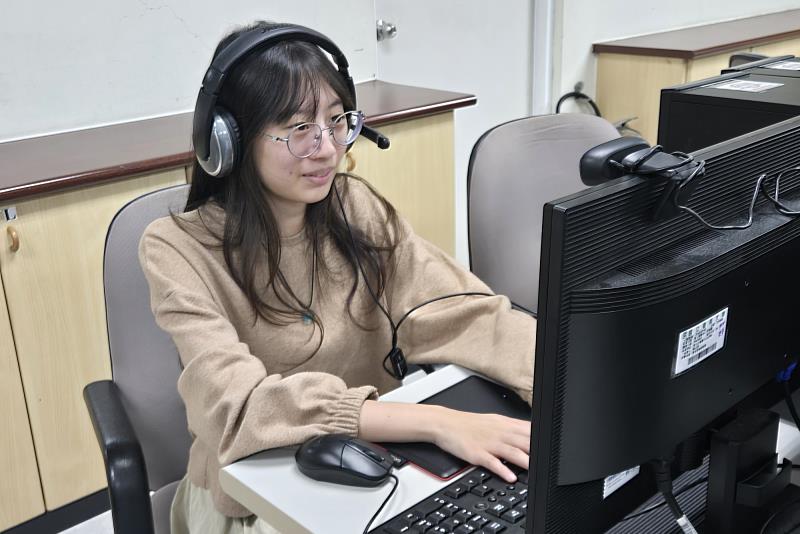 南大大學伴廖安琪表示，參與數位學伴不僅增加教學實務經驗，也幫助自己逐步克服內向、提升表達自信。