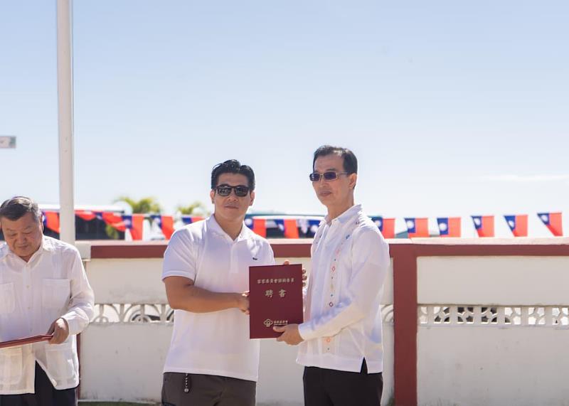 頒發僑委會及客委會委員聘書