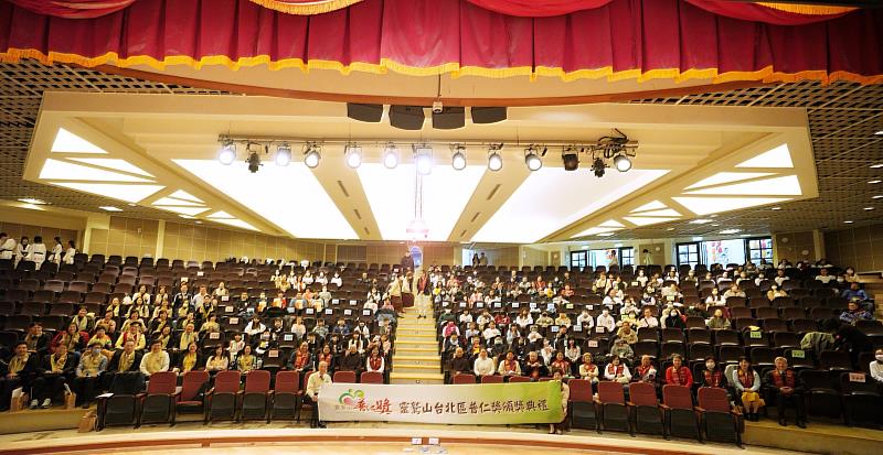 靈鷲山台北普仁獎頒獎典禮 小太陽不畏寒冬展現光與熱