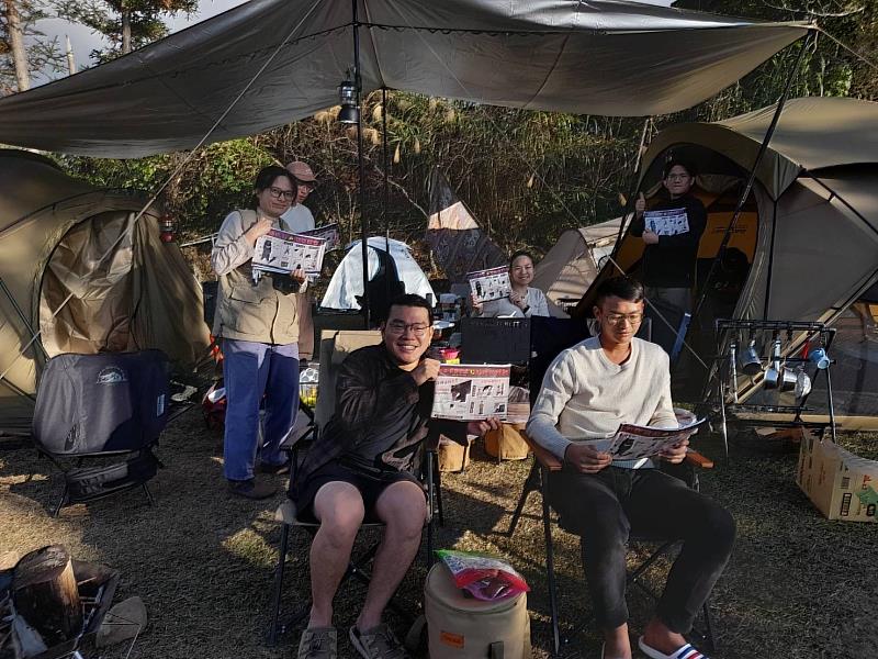 林業保育署嘉義分署向鄰近工寮之露營區遊客宣導有黑熊侵擾，應將食物收好阻絕黑熊接觸人類食物或垃圾，同時注意自身安全。