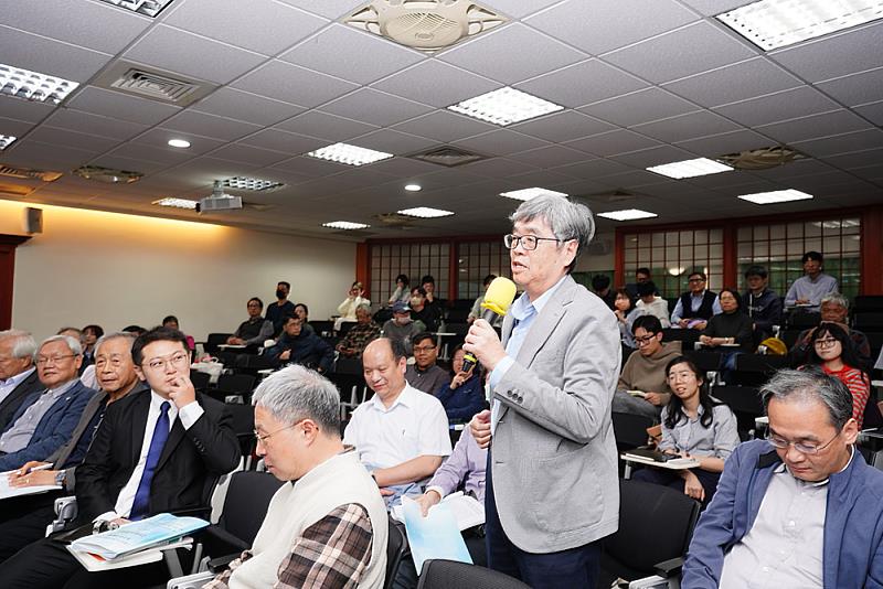 與會學者於意見交流時段深入討論，透過跨校對話激盪民法研究的新觀點。