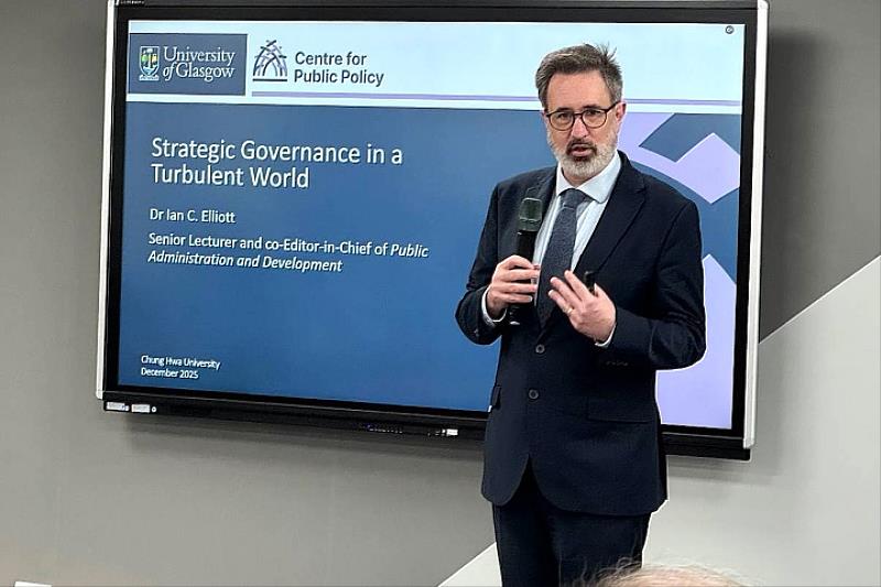 英國格拉斯哥大學Ian C Elliott博士分享專業見解，促進跨國學術交流。