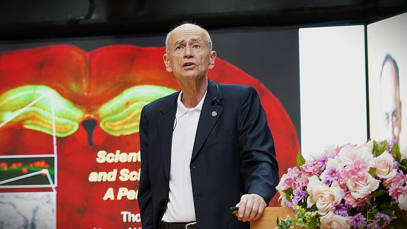 諾貝爾大師分享科學誠信觀點，以誠實態度面對數據與研究發現。