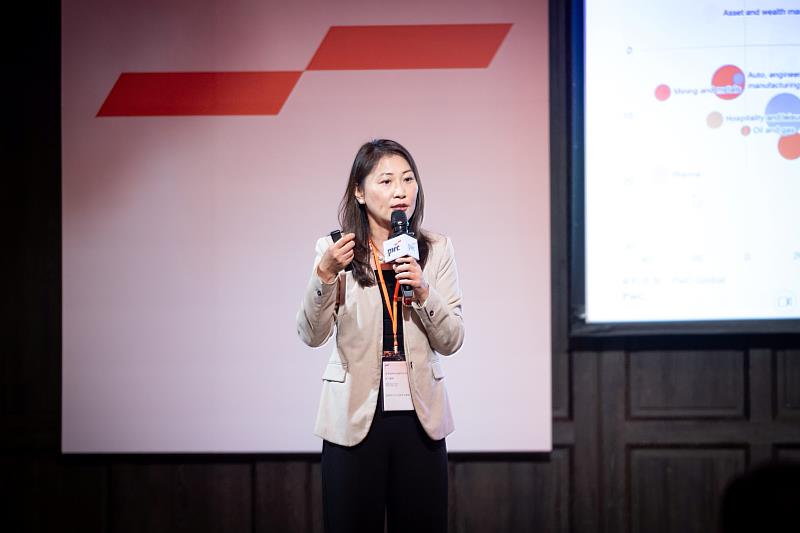 普華國際財務顧問公司執行董事周容羽分享全球併購趨勢。