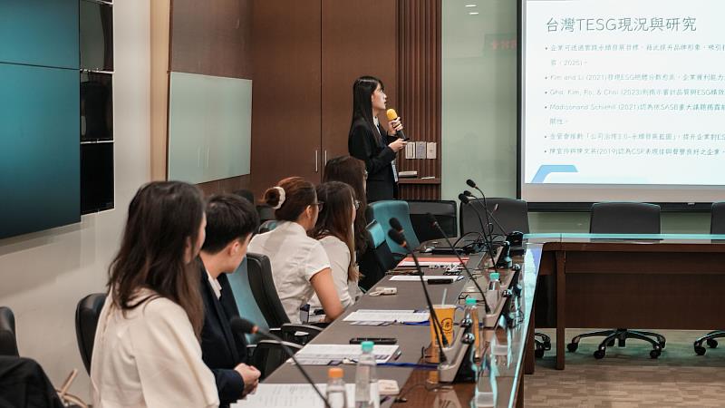 世新大學「2025【科學再發現 X AI】AI與百工百業國際研討會」，發表超過30篇研究成果。（世新大學提供）