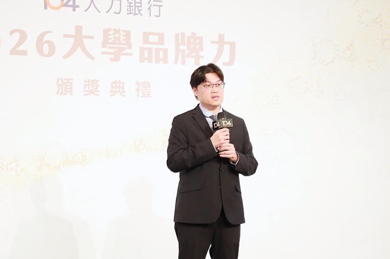 教育部次長朱俊彰出席品牌力調查公布大會，也特地呼應104呈現AI人才的未來趨勢，期待104多多對產業界推廣教育部整合的「TAICA臺灣大專院校人工智慧學程聯盟」。