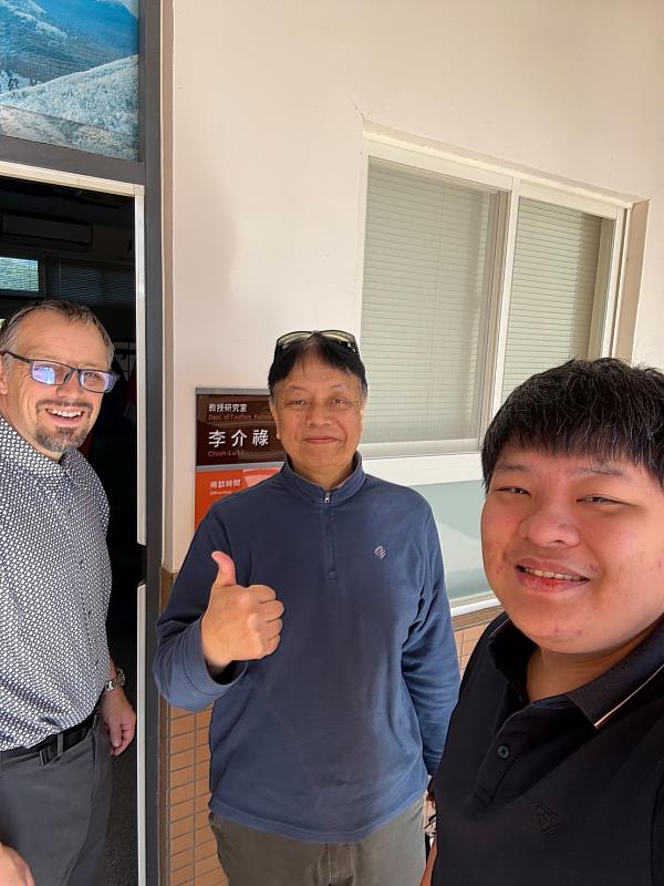 Tom Jones教授參訪東華大學管理學院。