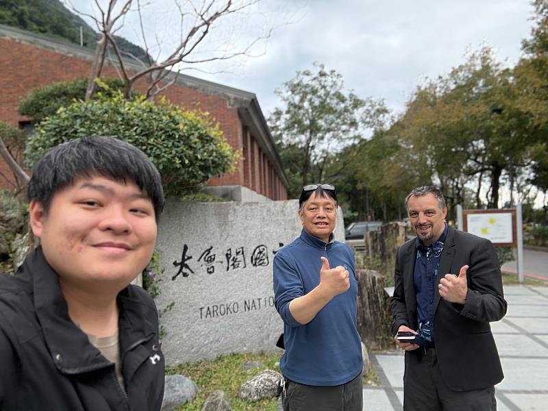 Tom Jones教授參訪太魯閣國家公園。