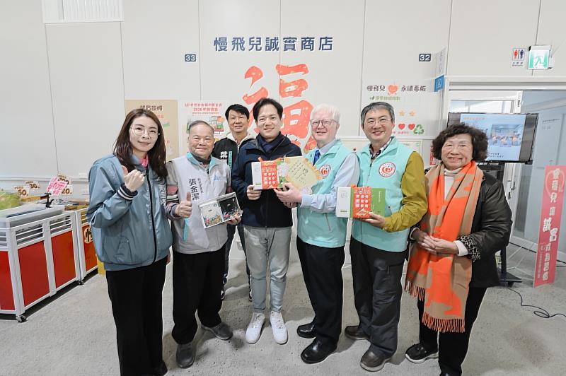 竹市北門市場攜社福機構推慢飛兒年節幸福禮盒 高虹安市長：讓幸福出發