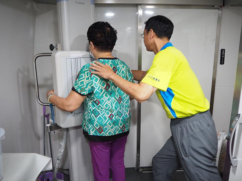 嘉縣「健康加碼」送醫療到村里 守護民眾健康 提升篩檢方便性