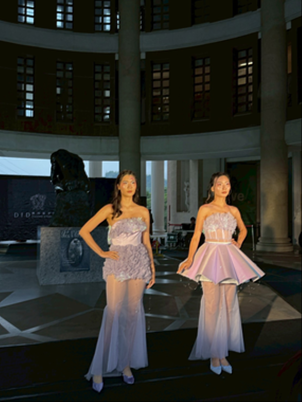 時尚系同學盧晶微的作品「Ocean Veil」。