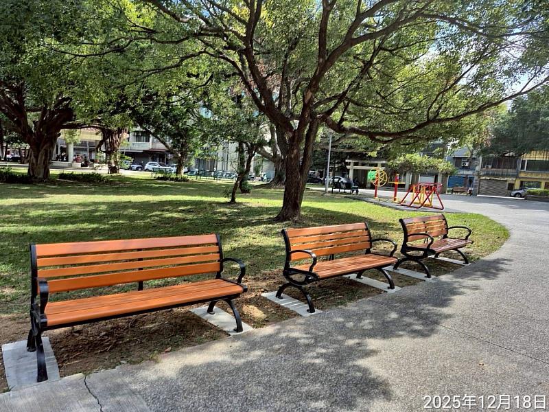 三民公園增設座椅。