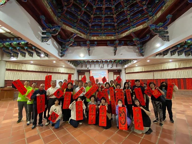 閩式紅樓喜迎新春 墨香四溢賀佳節 墾丁精緻旅遊春聯免費贈送