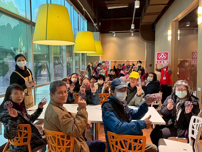 賣場變健走診間 大全聯「健康處方箋」計畫成果亮眼！回訪健走民眾近5成、活動滿意度高達96%。