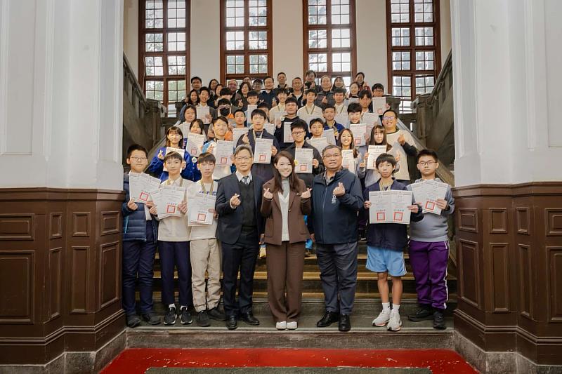新竹市114年度「國中數學能力競賽」表揚合影。
