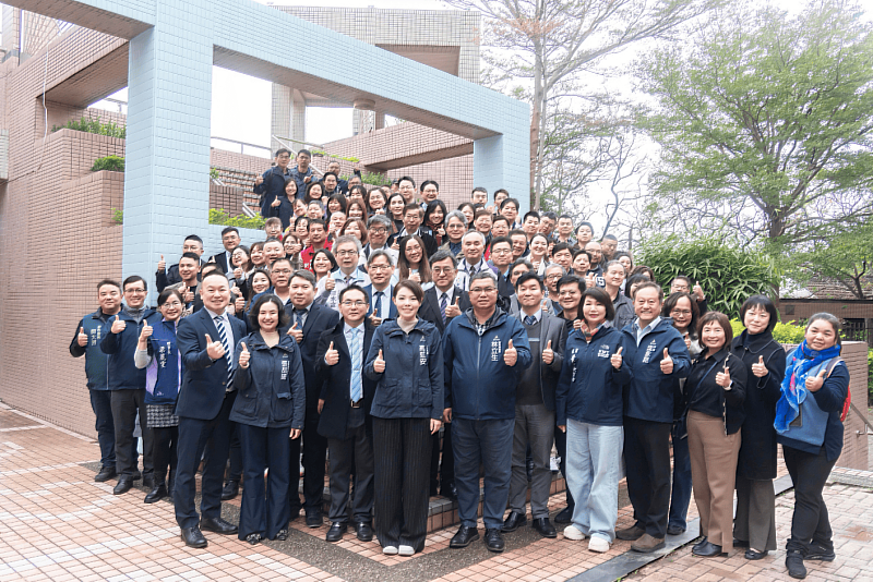 市府於114學年度設立數位實驗高中,實質增加就學名額。