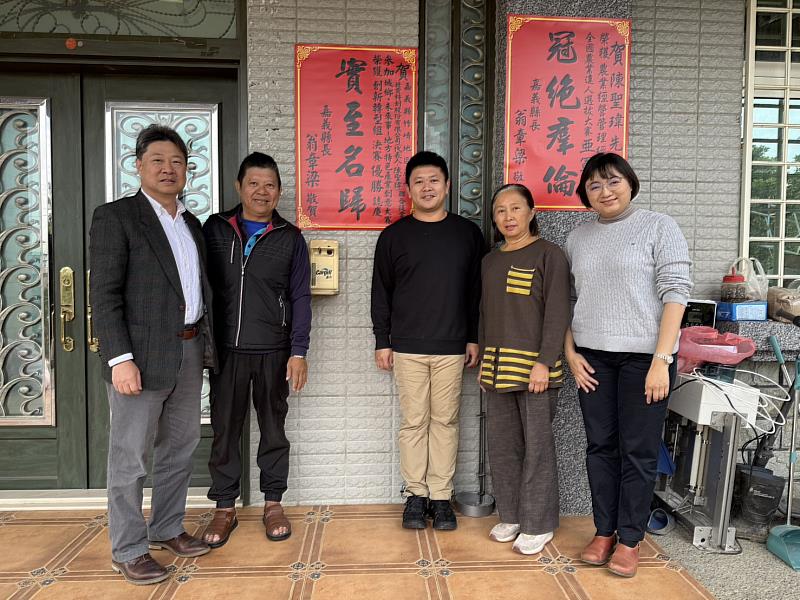 賀！嘉縣豬農陳聖瑋榮獲經濟部「地方特色產業創意大賽」優勝