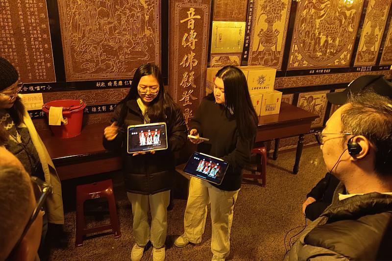 天文社幹部介紹神祇與星空文化。