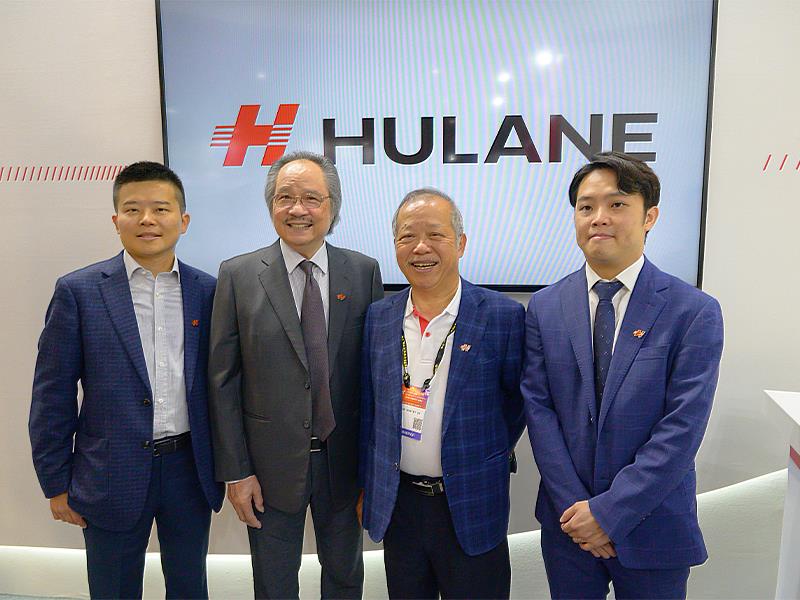 2025台北AMPA展品牌發表會，董事長、總經理與兩位執行副總共同見證HULANE品牌2.0的正式啟動。