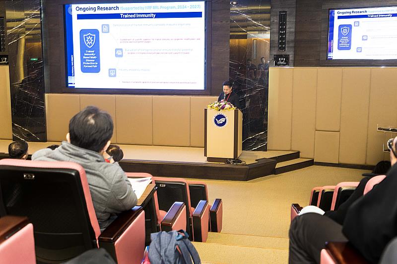 海大與釜慶大學透過雙方的技術交流討論，更進一步深化學術鏈結。