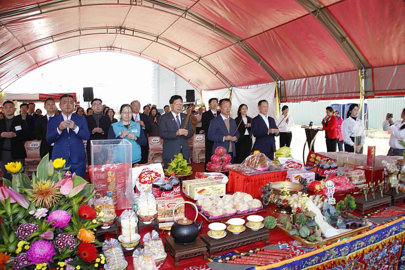 翁章梁出席緯承實業股份有限公司馬稠後新廠動土典禮