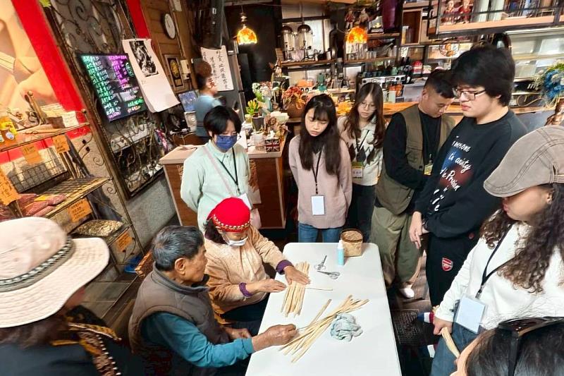 南大原資中心規劃全民原教參訪活動，透過實地走訪深化對原民文化的理解。