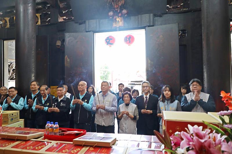 林瑞彥副市長至嘉義文財殿參香祈福。
