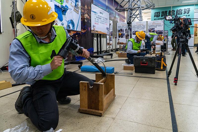 2026台電技能競賽首創「BoB表演示範賽」，邀請「配電地下電纜類」2023至2025年分別奪冠的台中區處曾銘傑、北西區處林金鋒與北南區處顏鴻鈞同台較勁。