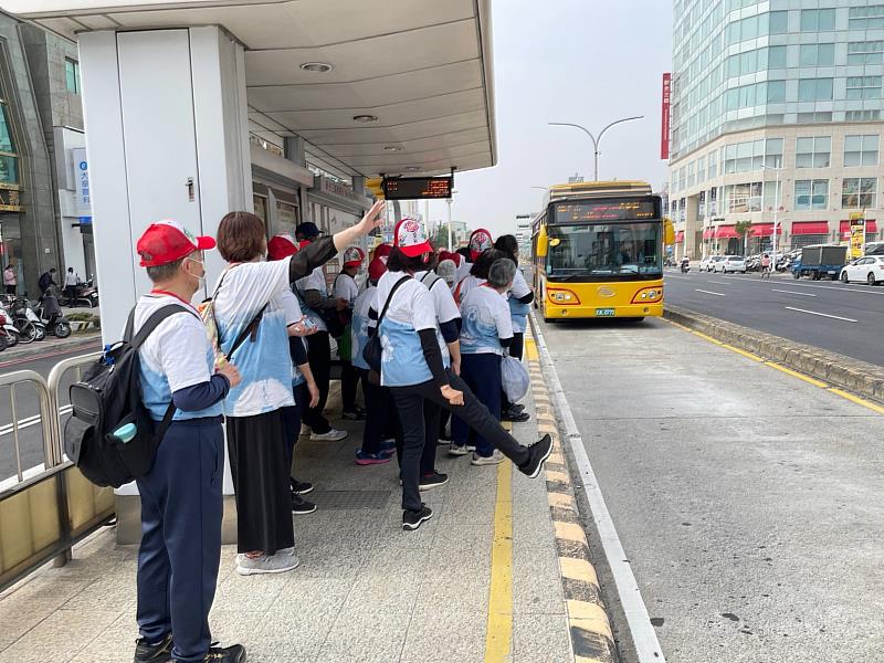 即日起至115年1月30日只要搭乘公車即可參加抽獎。