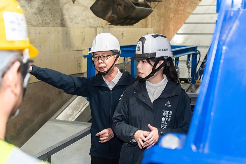 高虹安市長視察焚化廠。