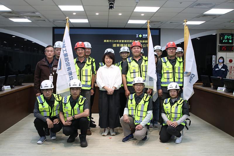 114年度嘉義市臺灣民間自主緊急應變隊(T-CERT)授旗儀式合照。
