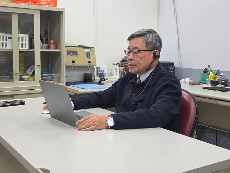 崑山科大持續推動數位學習,認證數穩居技專之冠,黃文昌老師開設數位學習課程,提升教學量能。