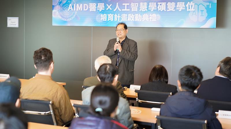 AI能協助醫師展現更高的效率與準確度，謝明儒主任欣見醫學生跨域學習AI。