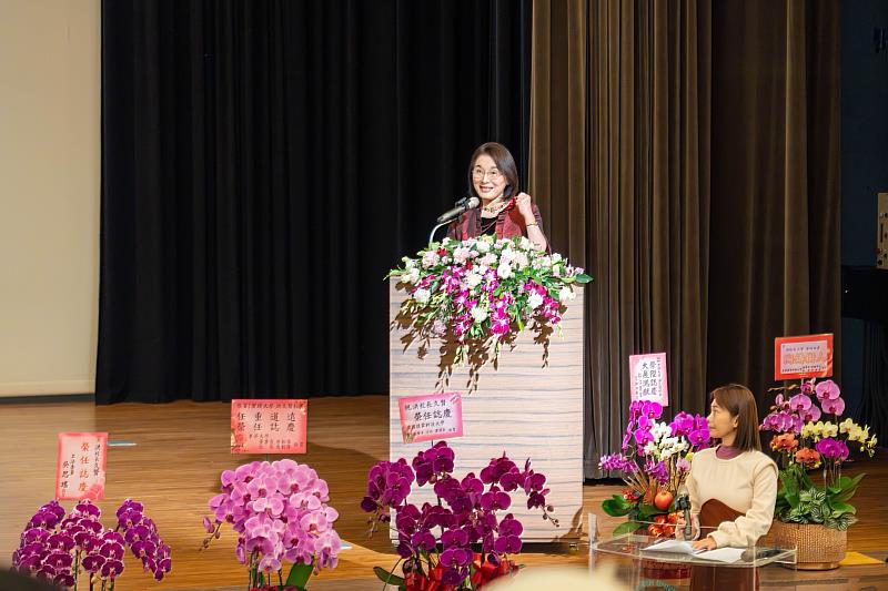 實踐大學洪久賢校長於典禮中致詞，期許承續辦學精神，引領學校穩健前行，邁向永續創新新里程。