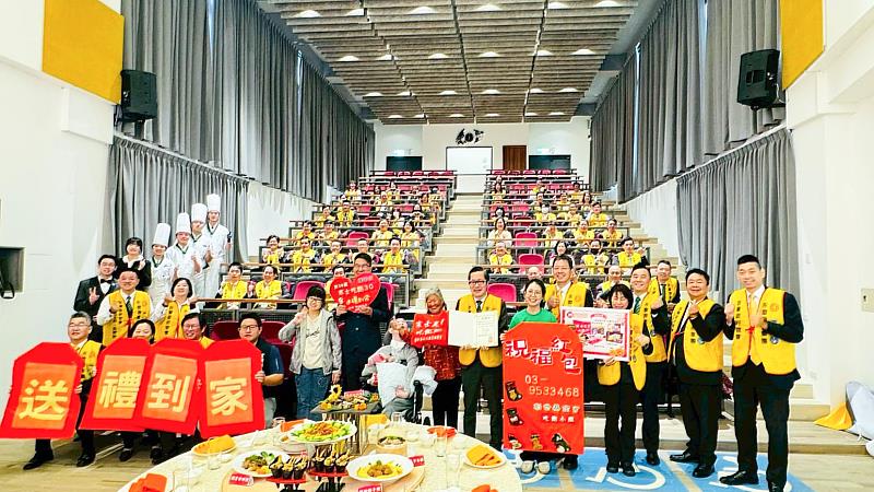 永慶房產集團宜蘭區四品牌經管會號召逾55間加盟店響應創世基金會「寒士吃飽30」活動。（圖由永慶房產集團提供）