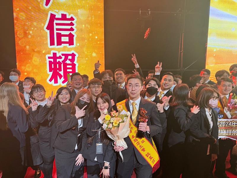 永慶房屋強調團隊互助與專業分工，團隊攜手服務好客戶，提高成交效率。