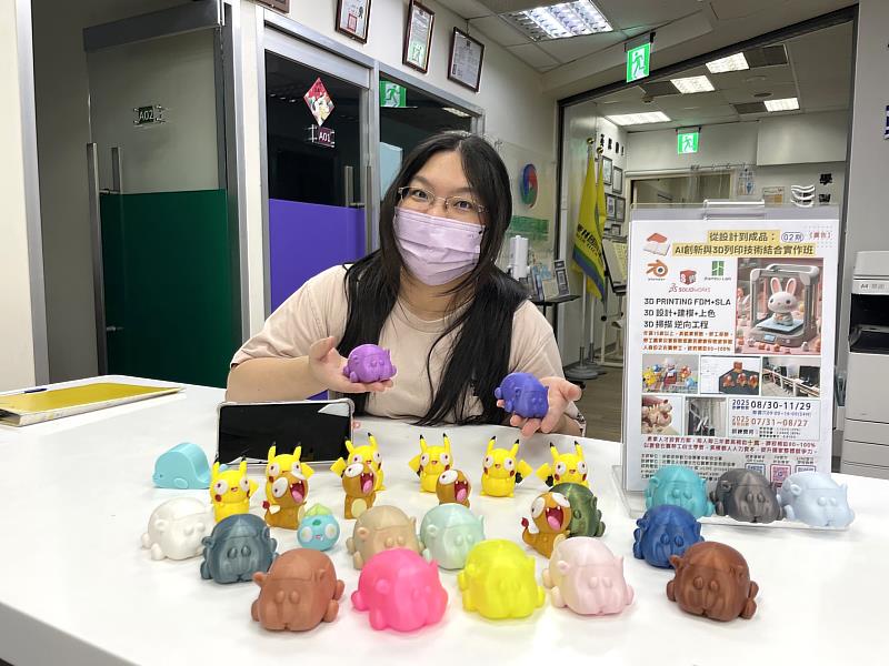 妍君在工作之餘參加產投，持續充實自我。