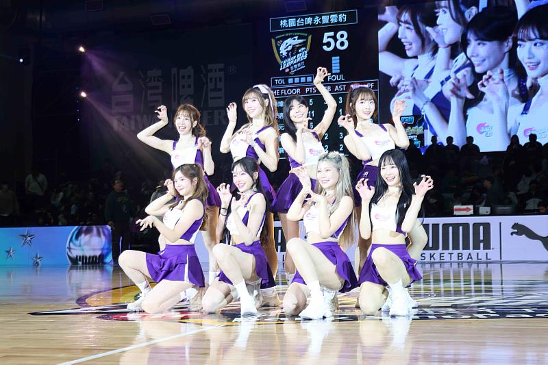 中壢國民運動中心化身雲豹職籃主場 2000名球迷爆滿見證首戰