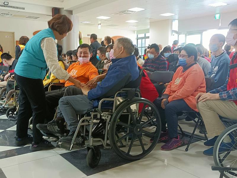 和樂獅子會寒冬送暖 捐助若竹兒教育基金會31萬元