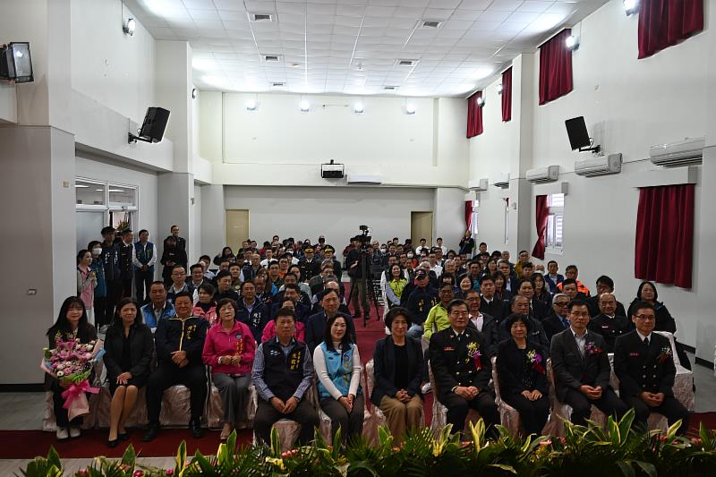 臺東縣消防局長布達 饒慶鈴感謝卸任管建興局長42年奉獻 期許新任盧東發帶領團隊再創高峰